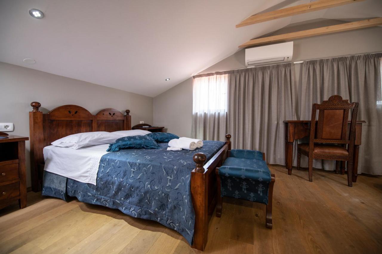 Aparthotel Lav Bale