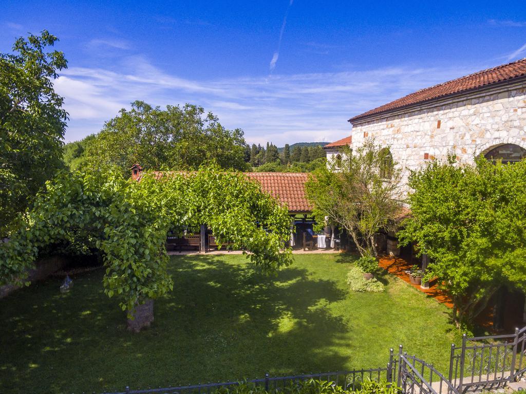 Lav Aparthotel